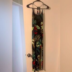 Tropical maxi dress 🌴